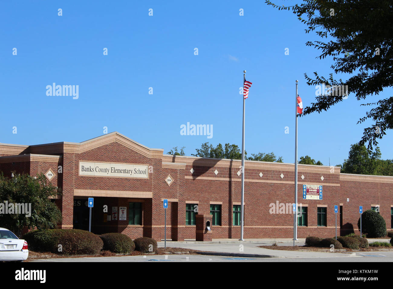 La Banks County Elementary School nel 2016 mette in evidenza l'ambiente educativo e il coinvolgimento della comunità nella regione. Riflette il sistema scolastico locale e la sua importanza per la comunità nel fornire istruzione. Foto Stock