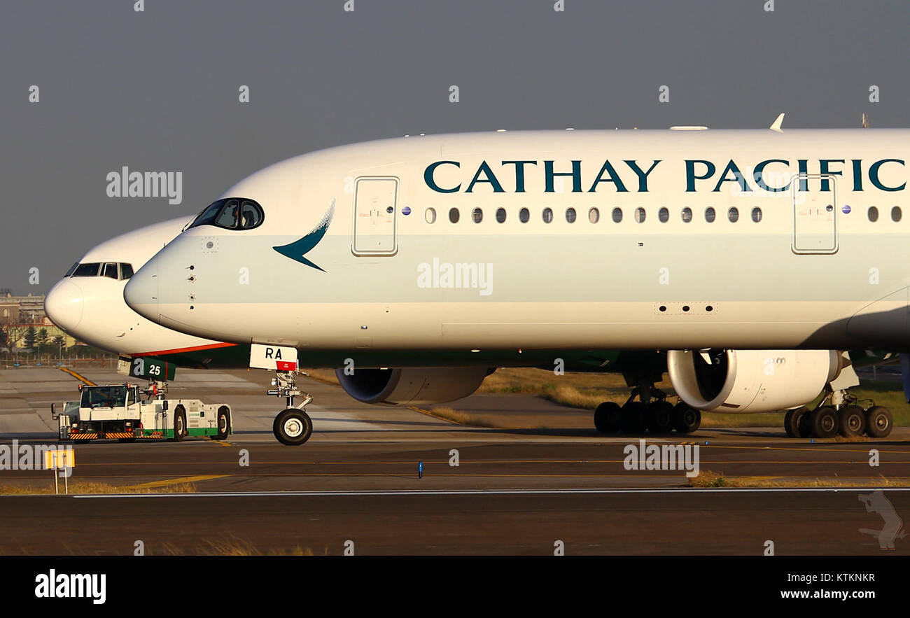 B LRA è probabilmente un riferimento a un oggetto specifico, un'opera d'arte o un manufatto culturale. È necessario un ulteriore contesto per comprenderne appieno il significato storico o artistico. Foto Stock