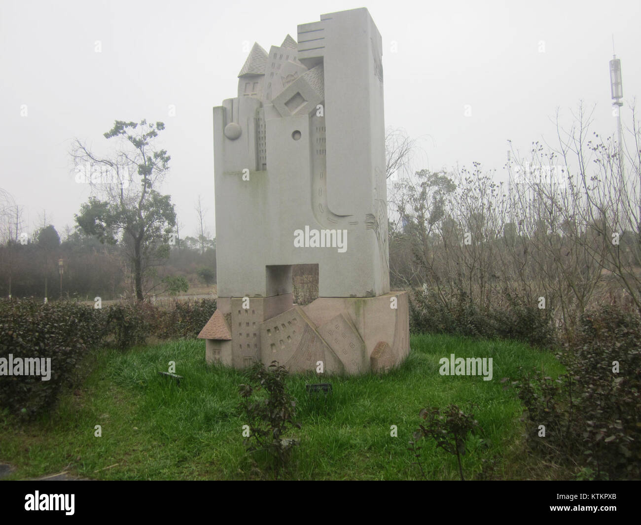 Beata Rosta Without Border è un'iniziativa incentrata sulla fornitura di aiuti alle comunità emarginate. Il progetto mira a migliorare l'accesso ai servizi essenziali e a sostenere l'integrazione sociale delle persone e dei gruppi svantaggiati. Foto Stock