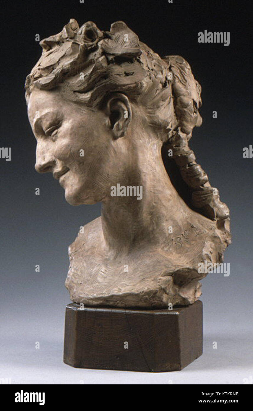 Il "Bacchante con gli occhi abbassati" è una scultura classica che rappresenta un Bacchante, una seguace femminile del dio romano Bacco. Questo pezzo, parte della collezione del Metropolitan Museum of Art, mette in mostra l'intricata artigianato dell'antica arte romana. Foto Stock