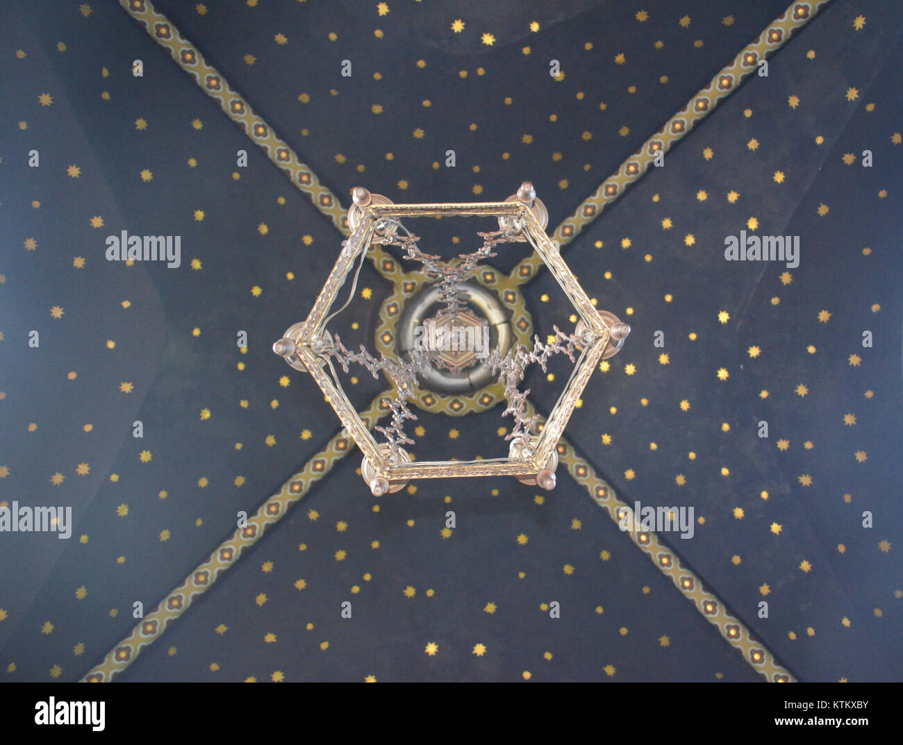 L'interno della Cappella russa di Bad Homburg, Germania, è raffigurato in questa fotografia. La cappella è un importante sito religioso e culturale della regione. Foto Stock