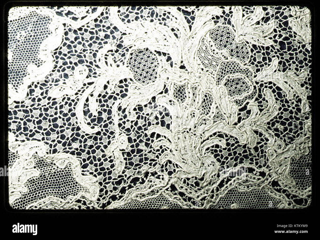 La Band MET GT182e è un'apparecchiatura utilizzata nel settore delle telecomunicazioni. È un modello noto per la sua affidabilità e le sue prestazioni nella trasmissione di segnali su varie frequenze. Foto Stock