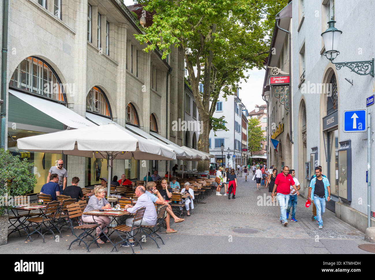 Cafe In Gassen, Zurigo, Svizzera Foto Stock