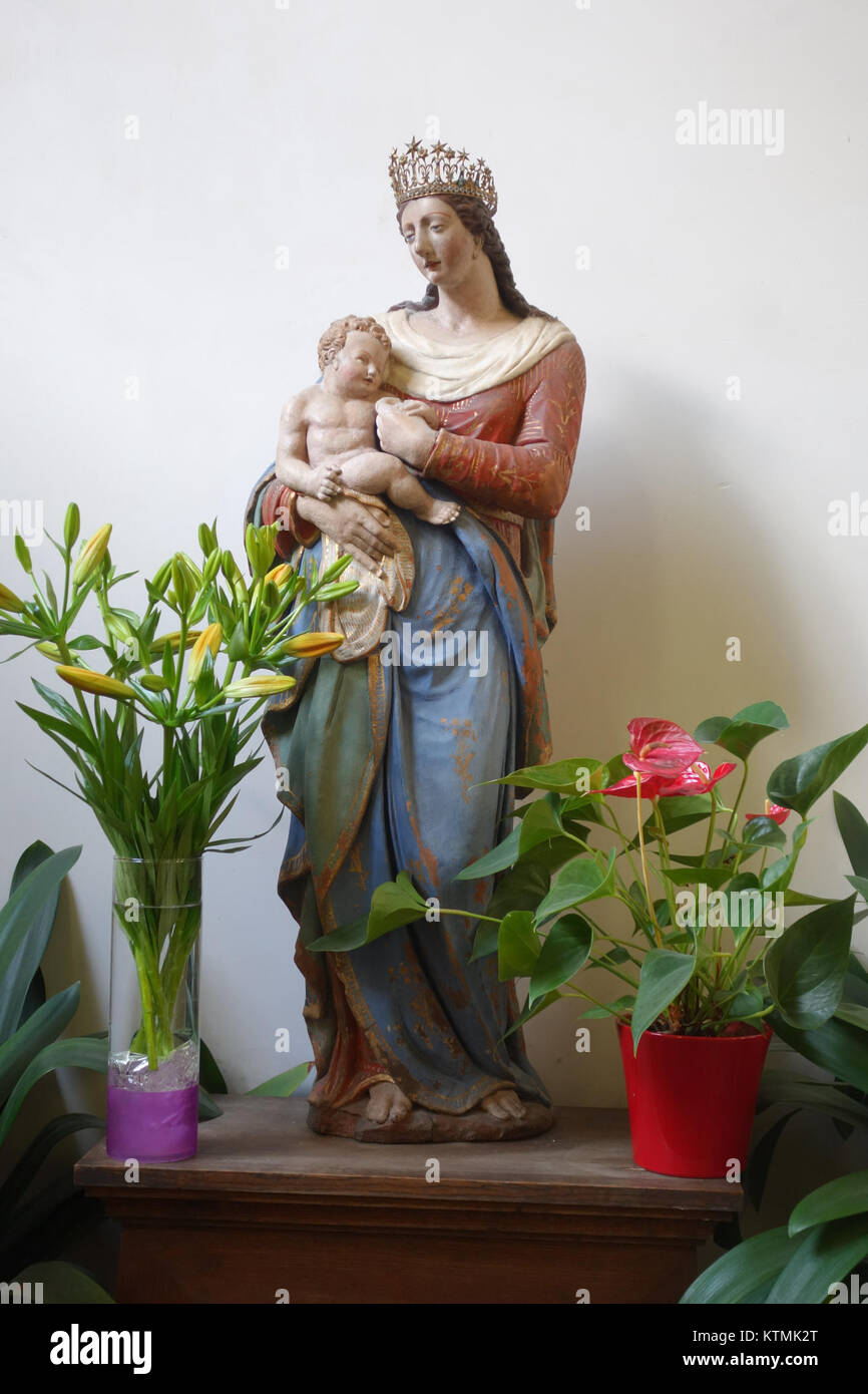 Beeld klaren è un'opera d'arte che esemplifica la rappresentazione di un artistâ, molto probabilmente una scultura o una statua, concentrandosi sul suo design e sugli elementi visivi. Foto Stock