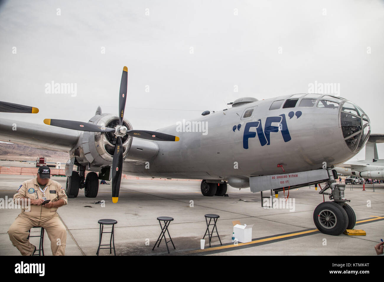 Il B-29 Fifi è un velivolo storico in mostra presso la Nellis Air Force base. È uno dei pochi bombardieri B-29 rimasti, un pezzo significativo della storia dell'aviazione militare dalla seconda guerra mondiale Foto Stock