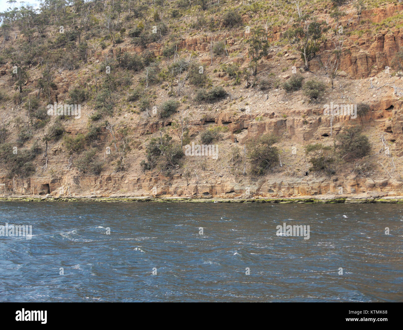 L'immagine intitolata "Bedlam Walls", scattata nel 2017, presenta lo storico Bedlam Psychiatric Hospital di Londra. Le pareti riflettono la lunga storia della salute mentale e le sue caratteristiche architettoniche. Foto Stock