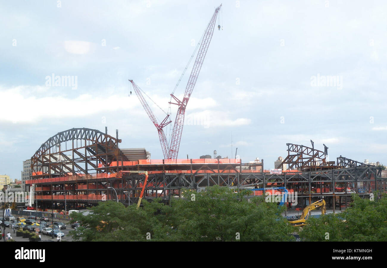 Il cantiere di Atlantic Yards a Brooklyn, New York, nel 2011, mostrando le prime fasi dello sviluppo del Barclays Center e degli edifici circostanti. Foto Stock