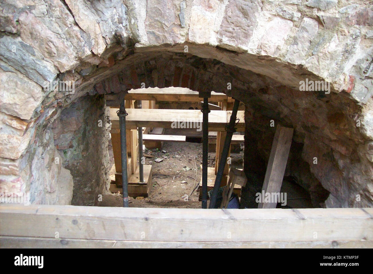 Fotografia che raffigura i lavori di costruzione al Palas del Castello di Auerbach nell'aprile 2011, evidenziando gli sforzi di restauro architettonico. Foto Stock