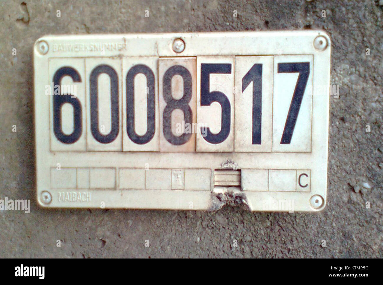 Bauwerksnummer si riferisce a un numero di identificazione di costruzione o edificio, generalmente utilizzato per la catalogazione e il tracciamento delle strutture architettoniche. Foto Stock
