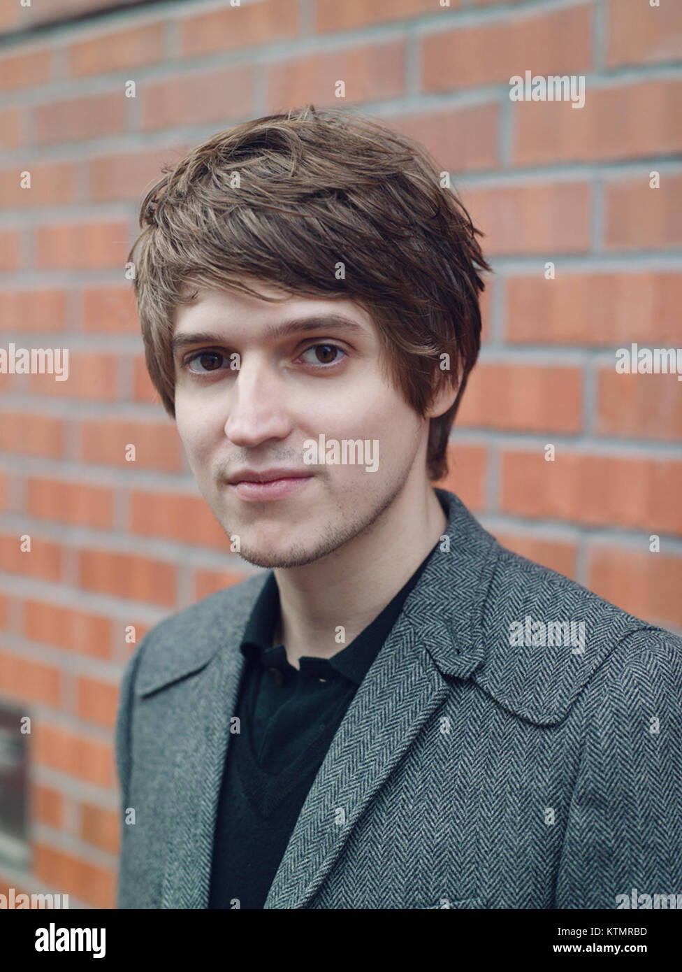 Benedict Wells è uno scrittore tedesco noto per i suoi romanzi che esplorano temi di amore, perdita e crescita personale, riflettendo sulle relazioni umane e la profondità emotiva. Foto Stock