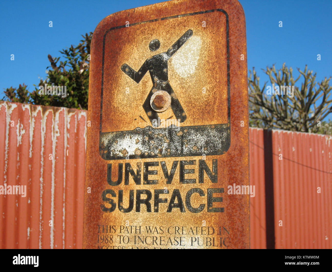 L'Aussie Tour del 2007 si riferisce a un evento o a una serie di esibizioni tenute in Australia nel 2007, probabilmente da un artista musicale locale o internazionale o da una band. Questo tour faceva parte di un circuito musicale globale o regionale, evidenziando il ruolo dell'Australia nella scena musicale internazionale. Foto Stock