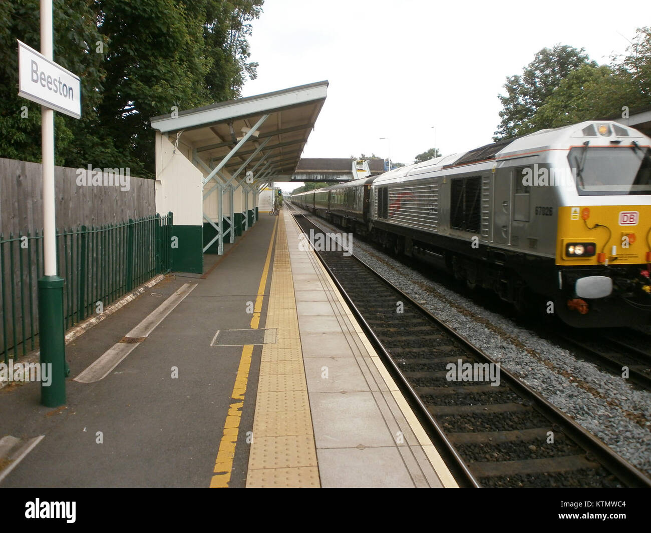 La stazione ferroviaria di Beeston fu un punto chiave per la visita del treno reale a Nottingham il 13 giugno 2012, segnando un evento significativo nella storia delle ferrovie britanniche. Foto Stock