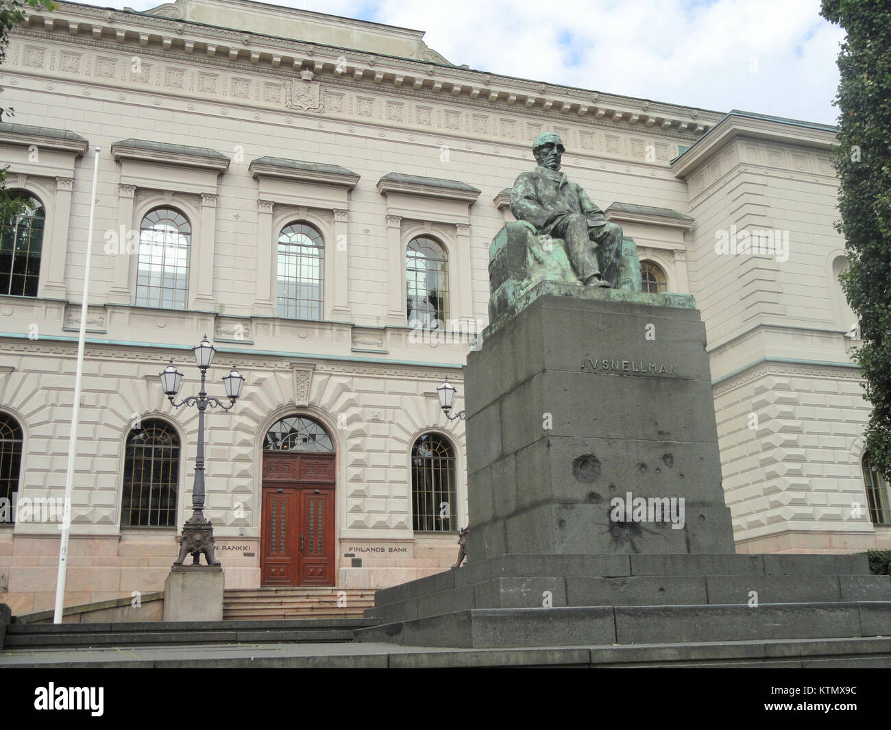 La Banca di Finlandia, con sede a Helsinki, è la banca centrale finlandese, responsabile della politica monetaria e della regolamentazione finanziaria. Svolge un ruolo fondamentale nell'economia finlandese. Foto Stock