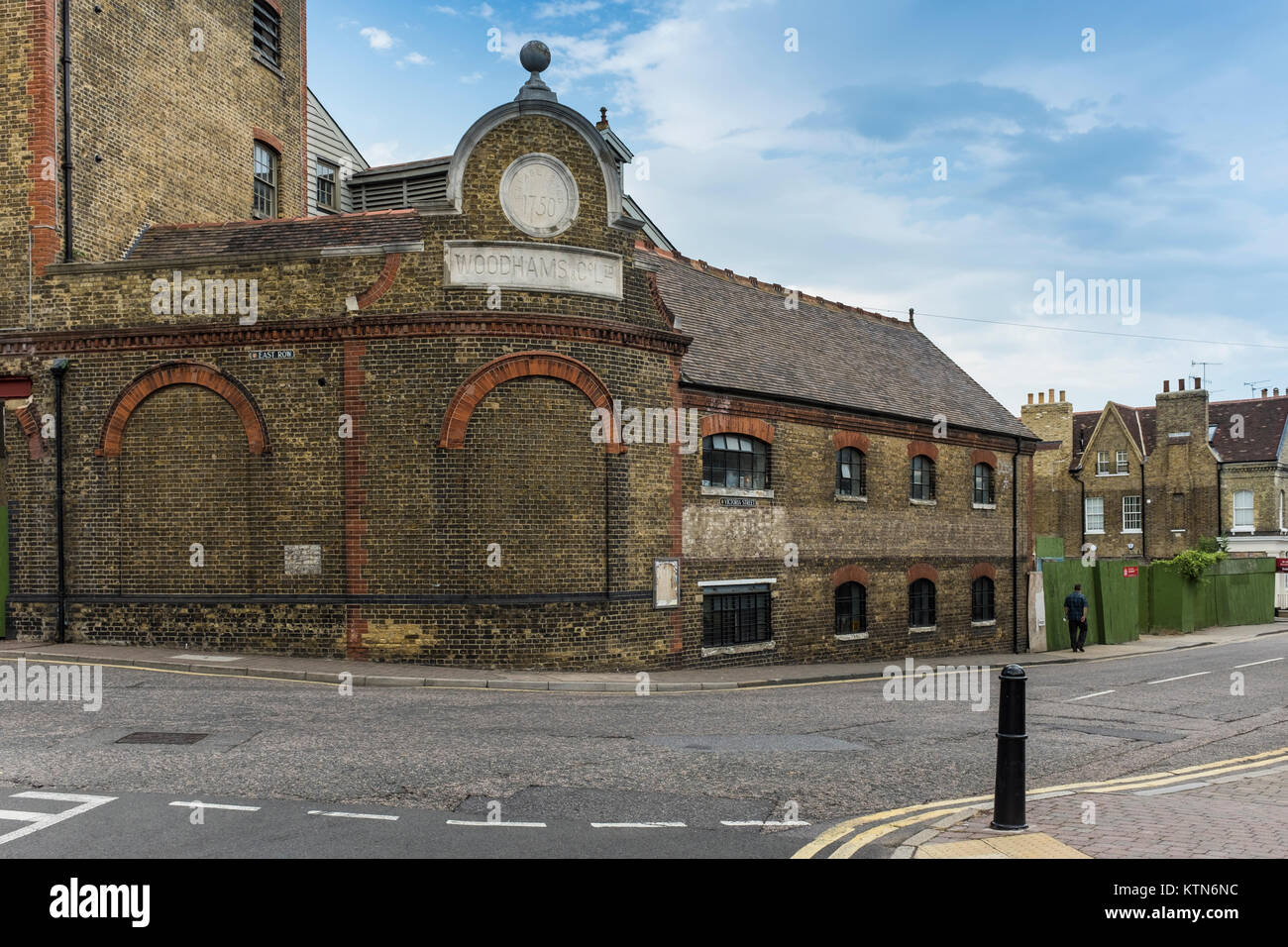Ex Fabbrica di birra stabilito nel 1750, Woodhams & Co Ltd edificio in Victoria Street, Rochester, Kent, Regno Unito Foto Stock