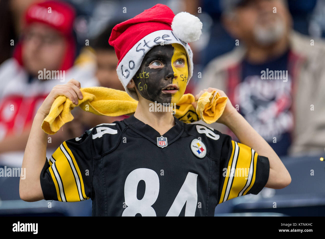 Houston, TX, Stati Uniti d'America. 25 Dic, 2017. A Pittsburgh Steelers ventilatore prima di NFL di una partita di calcio tra la Houston Texans e Pittsburgh Steelers a NRG Stadium di Houston, TX. Lo Steelers ha vinto il gioco 34 a 6.Trask Smith/CSM/Alamy Live News Foto Stock