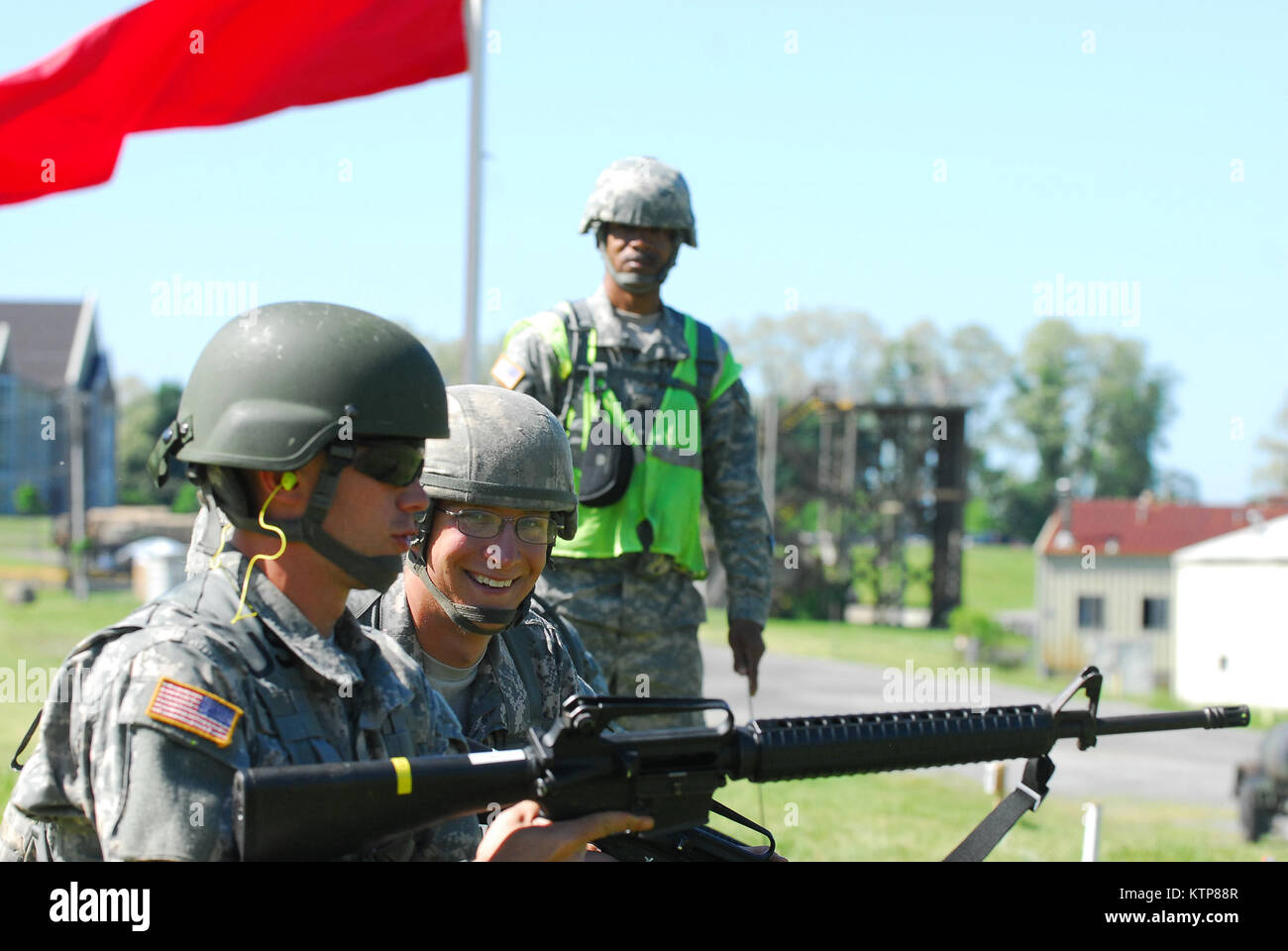 Stati Uniti Esercito nazionale del personale di guardia doveri giornalieri e di vita. Lavoro, formazione, aiutare, assistere, persone, evento awards, presentazione, di insegnamento e di apprendimento. Soldato, marinaio, airman, forze, forze armate, militare, della difesa, della difesa, veterano, servizio, dazio. Foto Stock