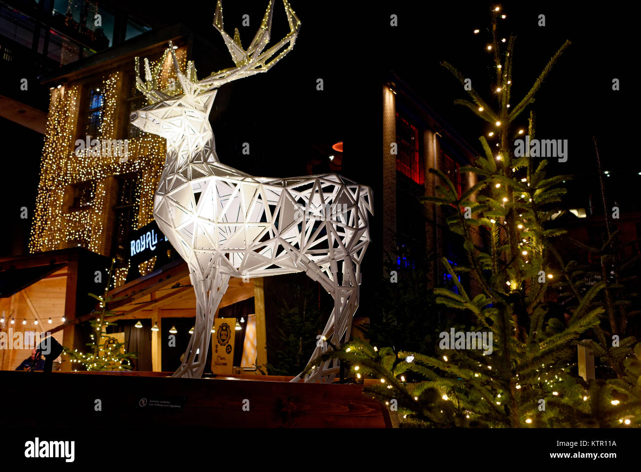Le luci di Natale a Silh City Shopping Centre, Zurigo, Svizzera Foto Stock