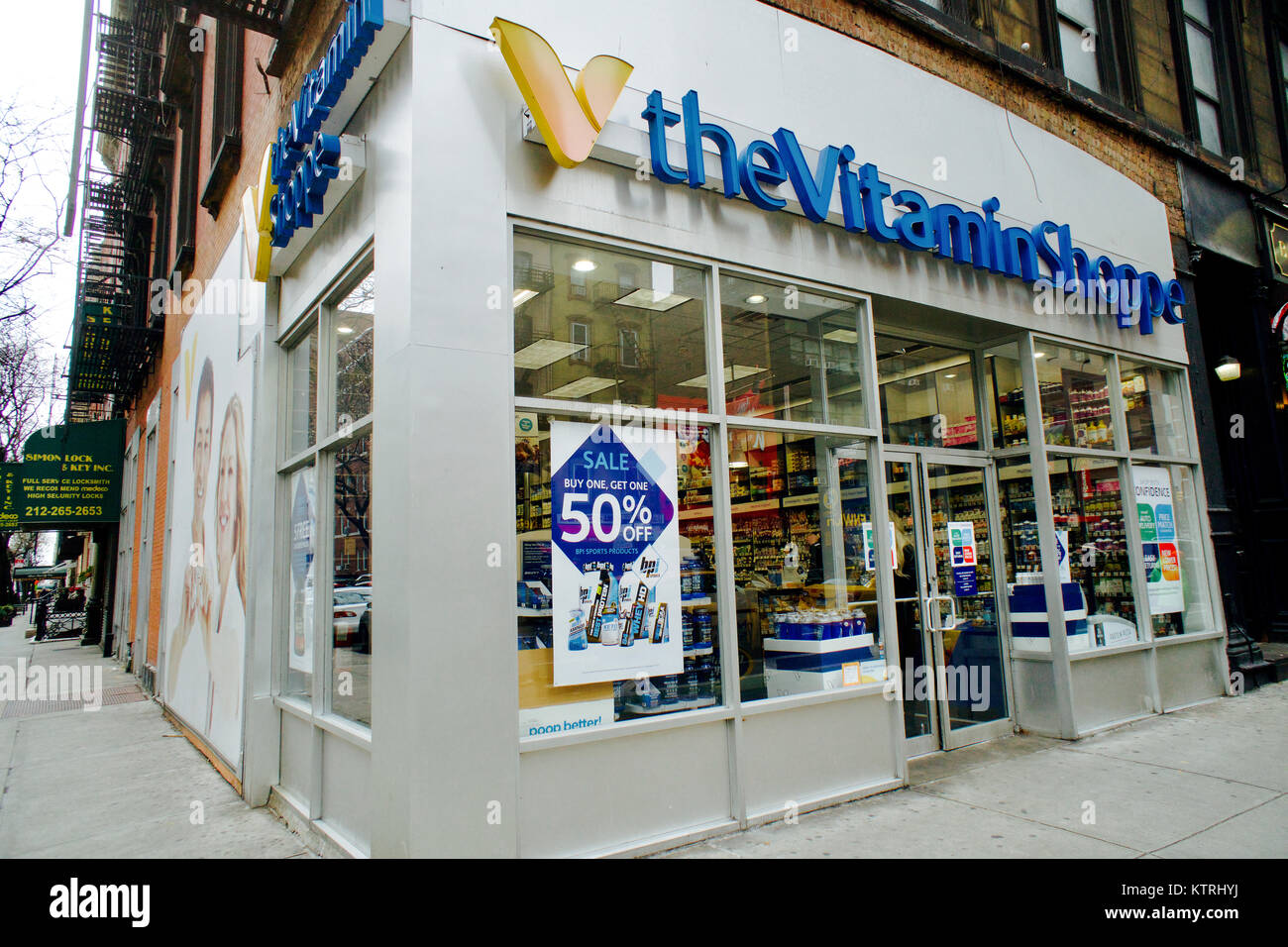 Un ramo della vitamina Shoppe catena in New York Domenica, 24 dicembre 2017. (© Richard B. Levine) Foto Stock