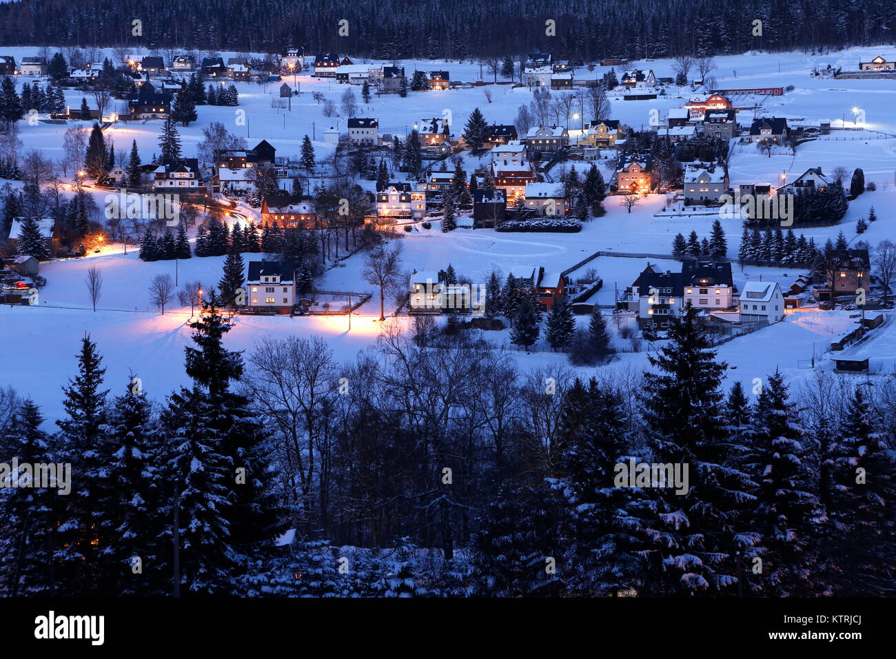 Inverno, Natale, Vista notte, tempo di Avvento, Cavalieri verde, i Monti Metalliferi, Germania, Europa Foto Stock