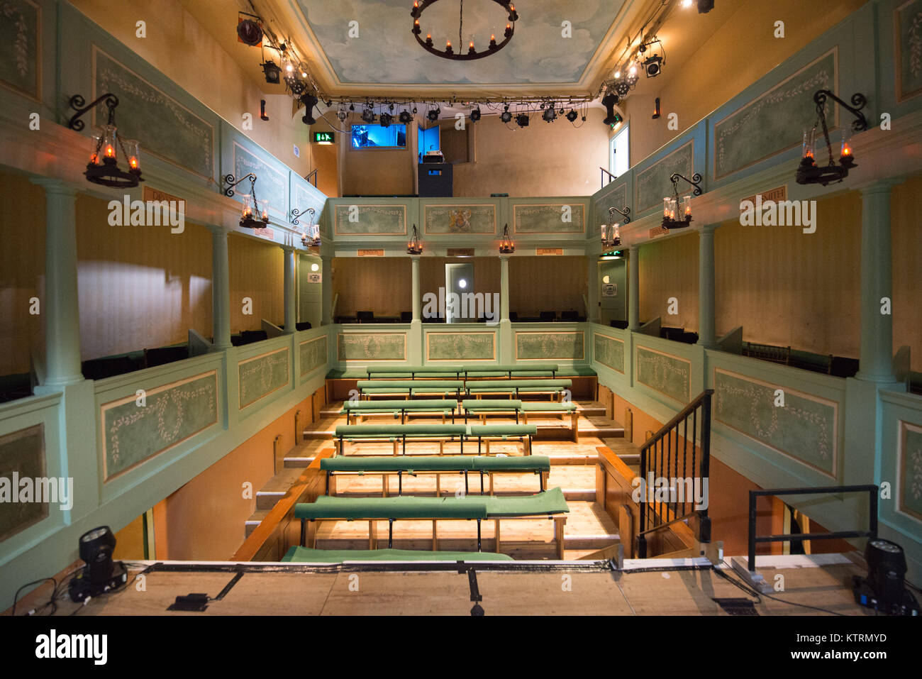 Vista dal palco al Georgian Storico Theatre Royal, uno di Gran Bretagna più antichi teatri, costruito nel 1788, Richmond, North Yorkshire, Inghilterra. Foto Stock