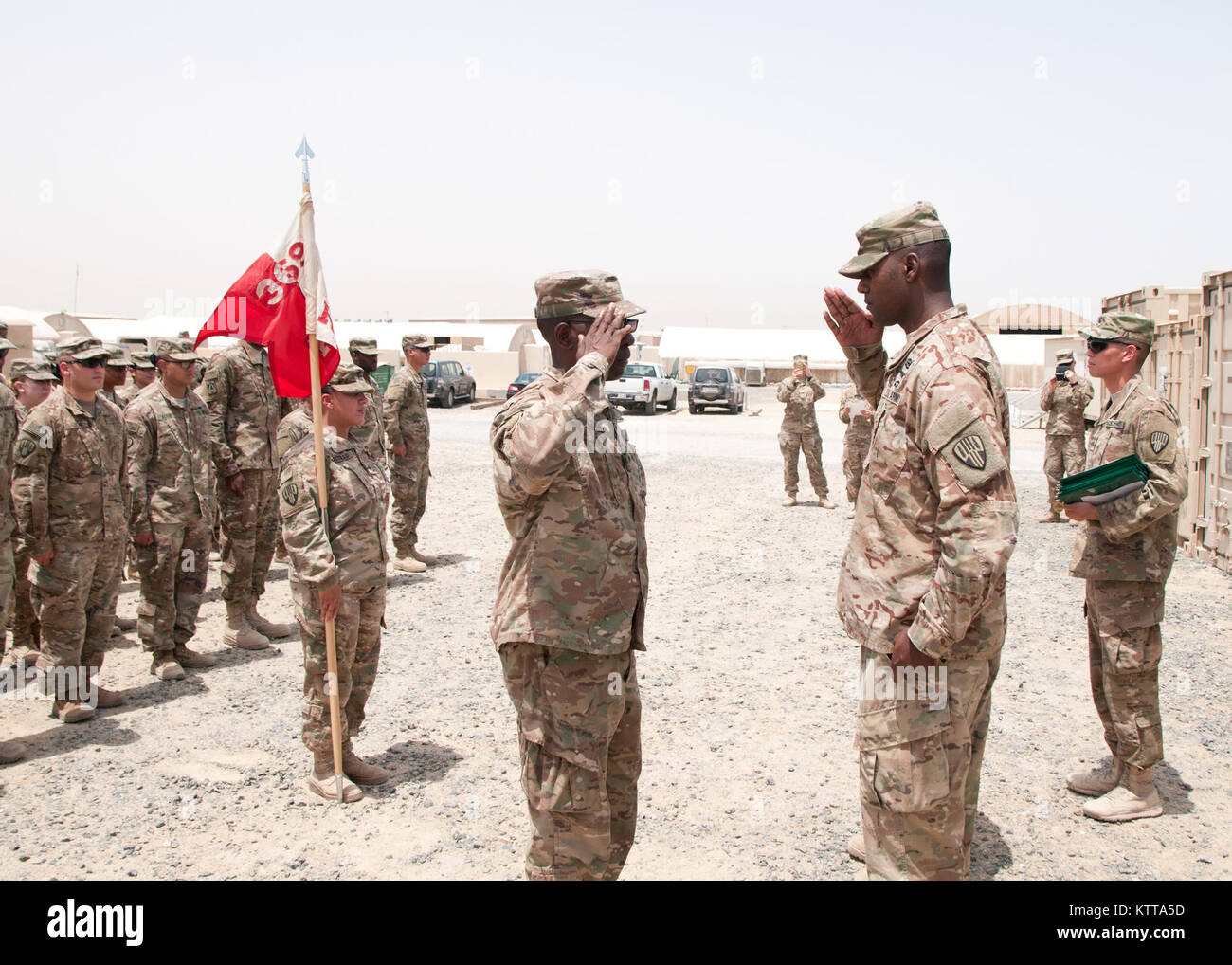 Stati Uniti Esercito nazionale del personale di guardia doveri giornalieri e di vita. Lavoro, formazione, aiutare, assistere, persone, eventi, di insegnamento e di apprendimento. Soldato, marinaio, airman, forze, forze armate, militare, della difesa, della difesa, veterano, servizio, dazio. Foto Stock