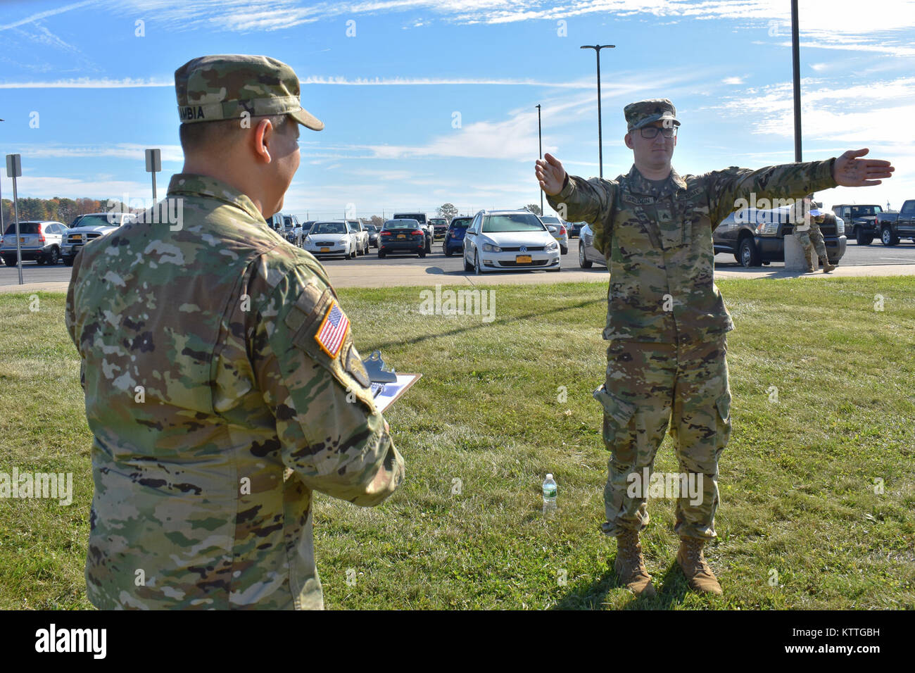 Stati Uniti Esercito nazionale del personale di guardia doveri giornalieri e di vita. Lavoro, formazione, aiutare, assistere, persone, eventi, di insegnamento e di apprendimento. Soldato, marinaio, airman, forze, forze armate, militare, della difesa, della difesa, veterano, servizio, dazio. Foto Stock
