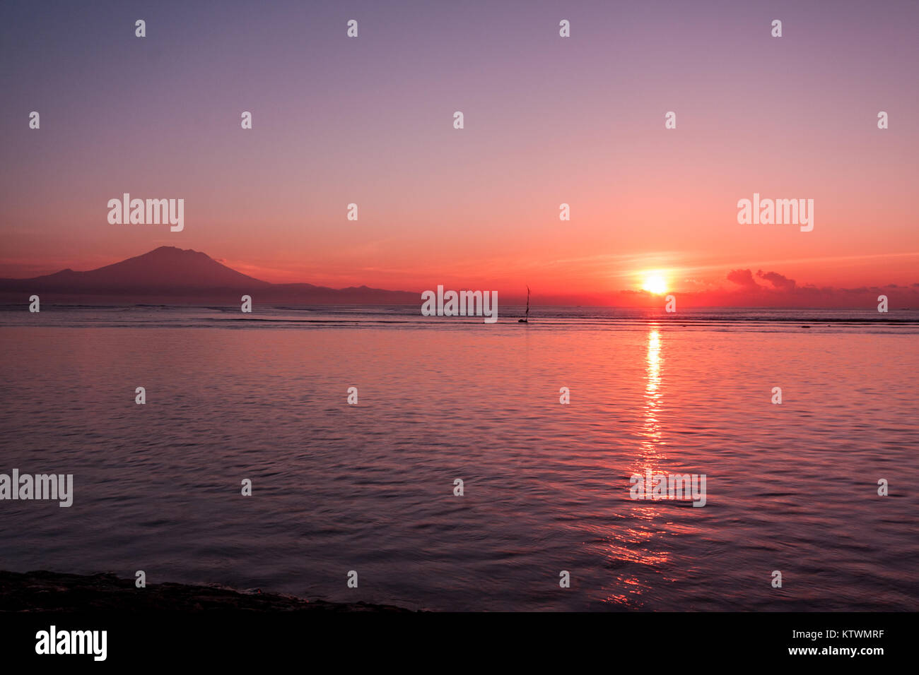 Sunrise Sanur Beach, Bali, Indonesia Foto Stock