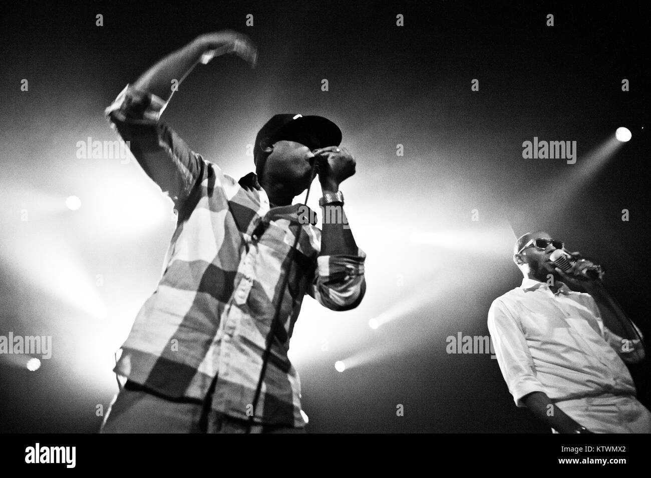 La American hip-hop dup Black Star esegue un concerto dal vivo a VEGA in Copenhagen. Il duo è composto da il rapper Mos Def (R) e Talib Kweli (L). Danimarca 12.07. 2012. Foto Stock