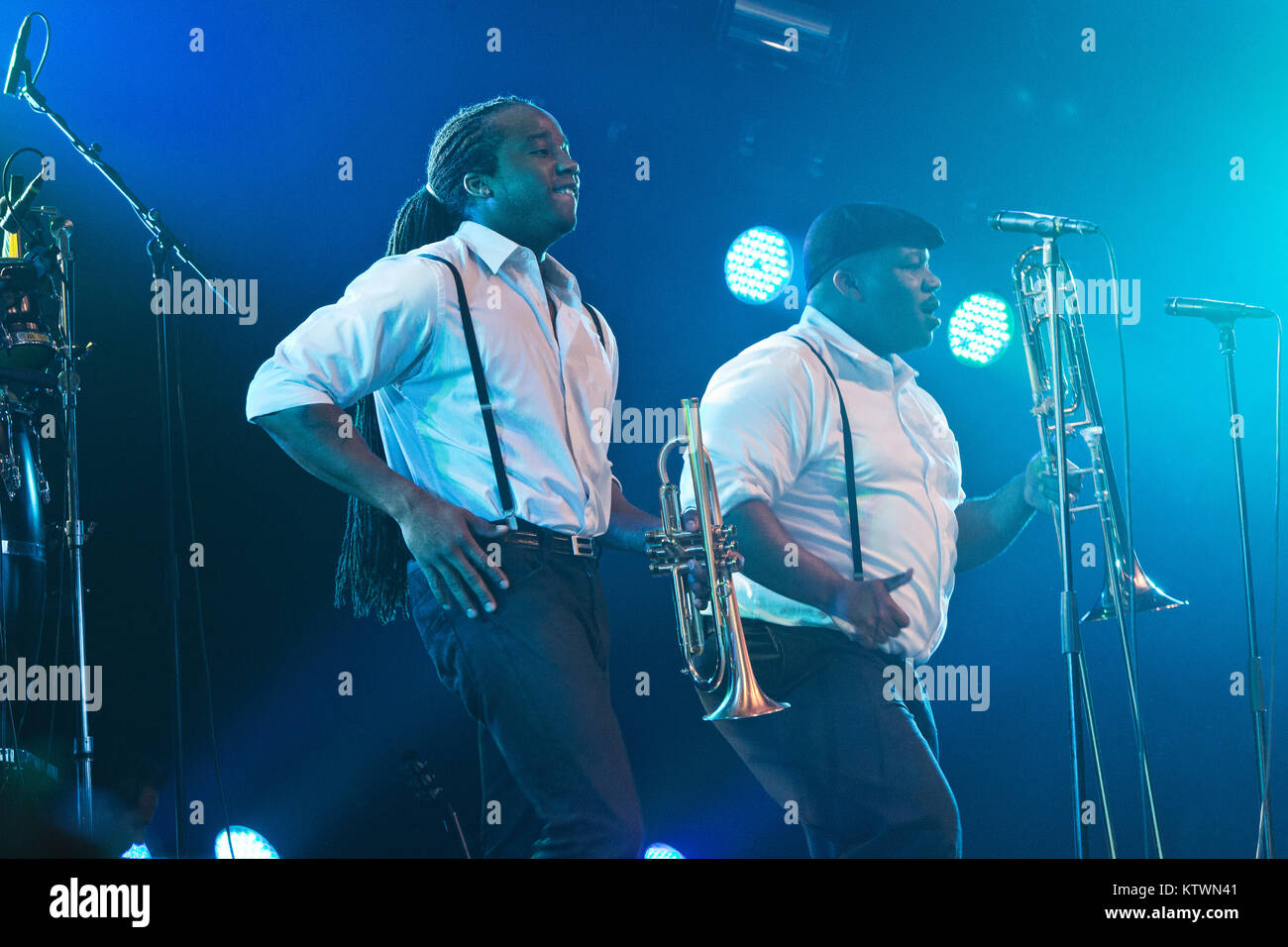 Musicista dal corno o in ottone per la sezione foto dal vivo sul palco a Janelle Monáe Concerto al Festival di Roskilde 2012. 05.07. 2012. Foto Stock