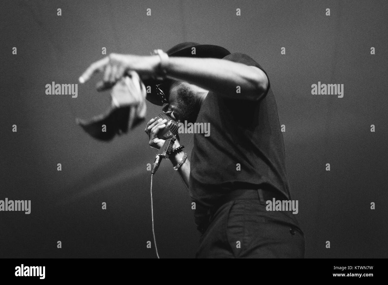 Il rapper americano, cantante, poeta e attore Yasiin Bey a.k.a. Il Mos Def è qui raffigurato in un concerto dal vivo al festival Vanguard 2014 a Copenaghen. Il Mos Def è noto anche dal duo rap stella nera. Danimarca, 02/08 2014. Foto Stock