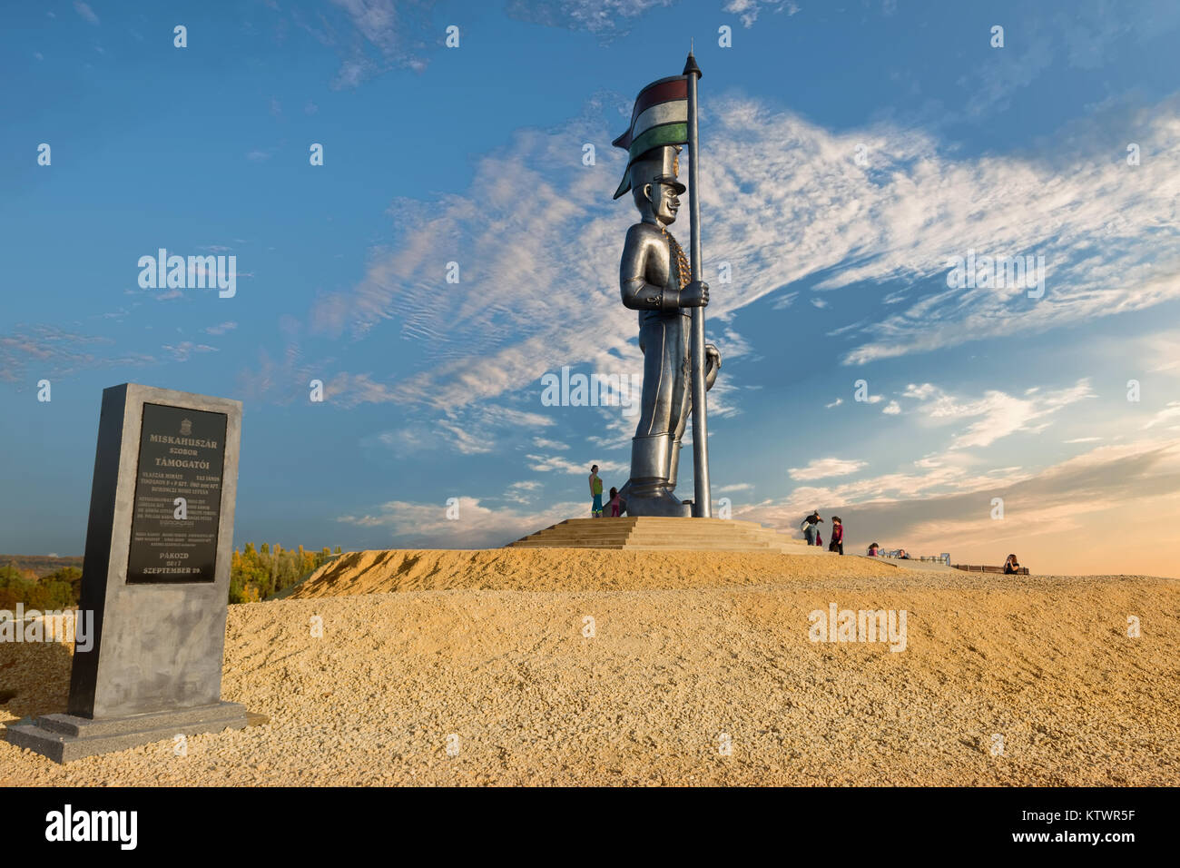 MIska ussaro.Il più grande del mondo di soldato statua in Pákozd.La statua di 12,5 metri di altezza,raffigura un ussaro ungherese,modellato dopo un gioco soldato di piombo. Foto Stock