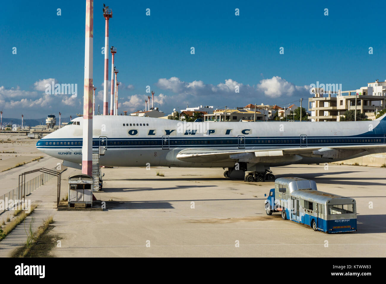 Atene Eliniko vecchio aeroporto. Vista della vecchia Olympic Airways piano Foto Stock