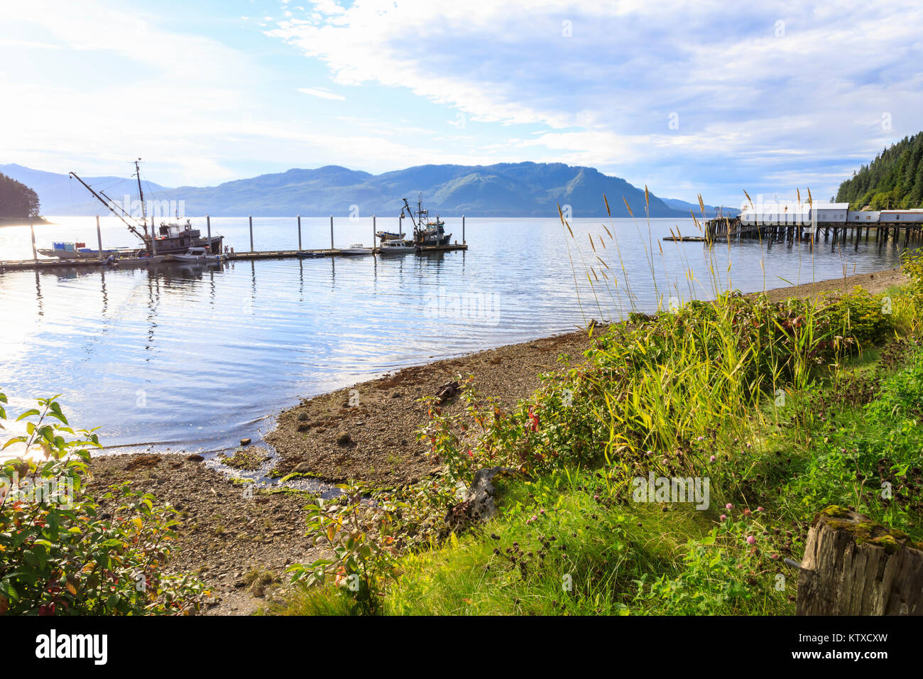 Hoonah, il litorale e il dock, Tlingit comunità, estate, Icy Strait Point, Chichagof Island, all'interno di passaggio, a sud-est di Alaska, Stati Uniti d'America, Foto Stock