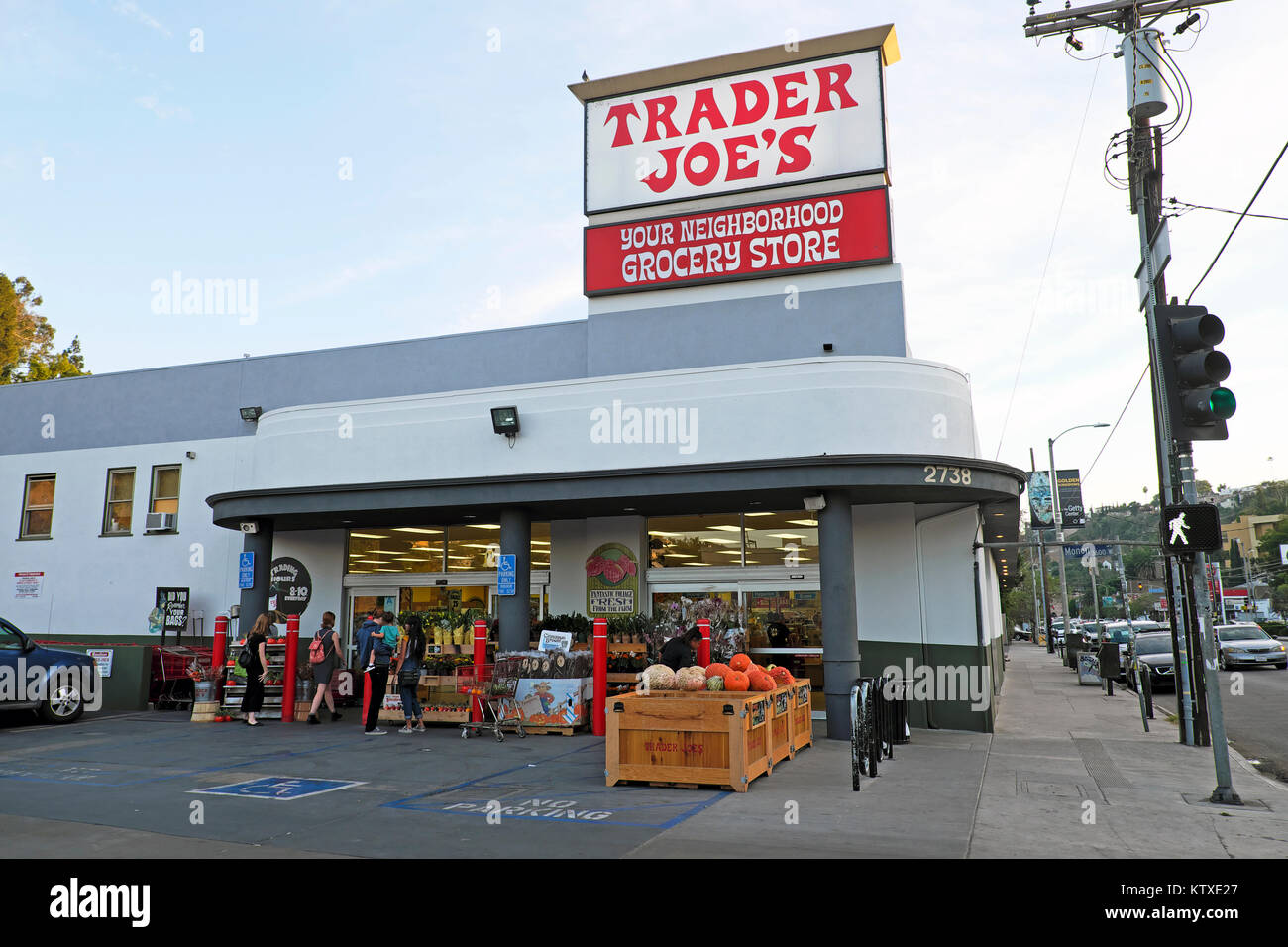 Trader Joe's fruttivendolo nel Lago d'argento, quartiere quartiere di Los Angeles, California USA KATHY DEWITT Foto Stock