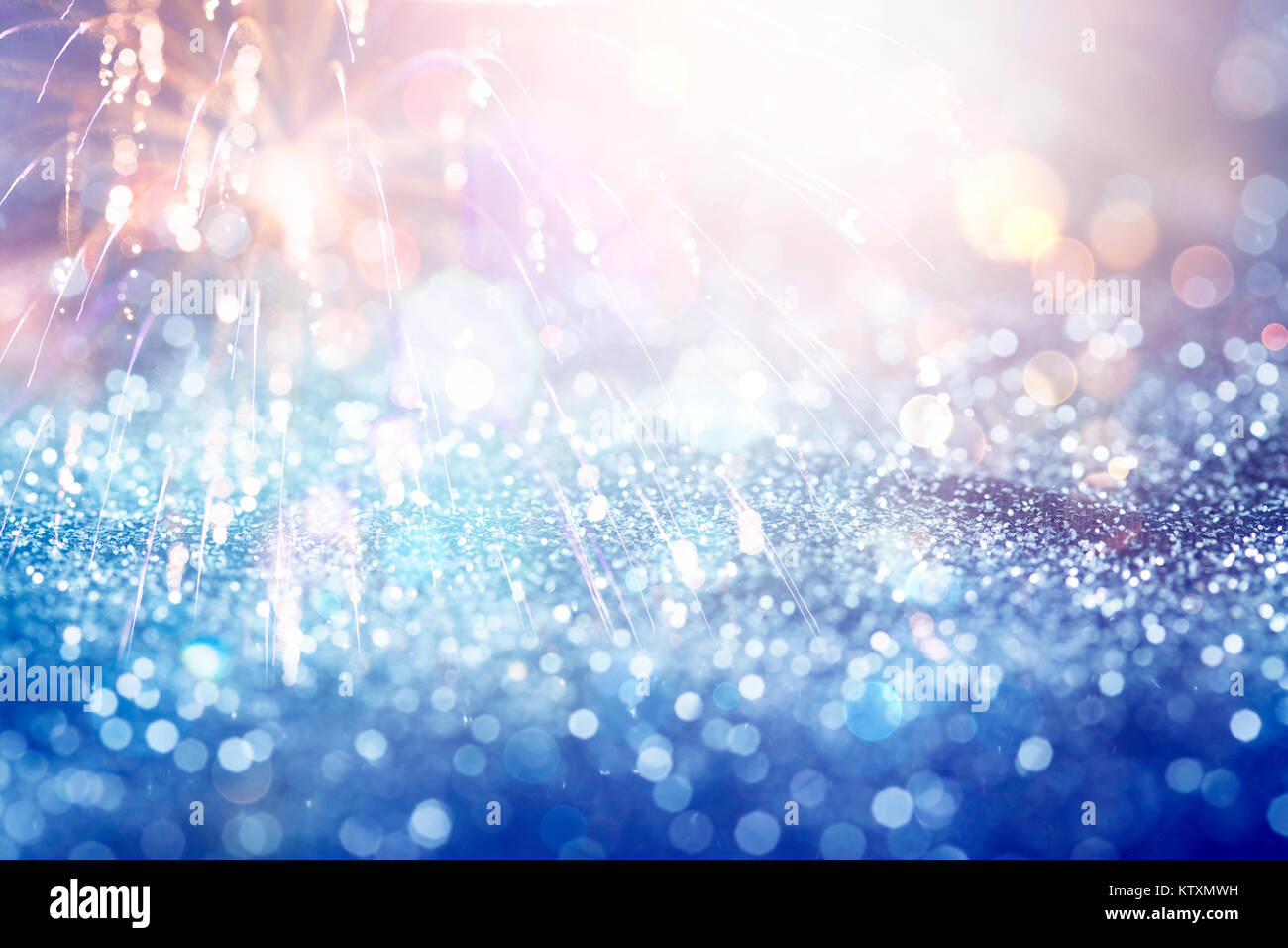 Fuochi d'artificio di Nuovo Anno e spazio copia - abstract sfondo per le vacanze Foto Stock