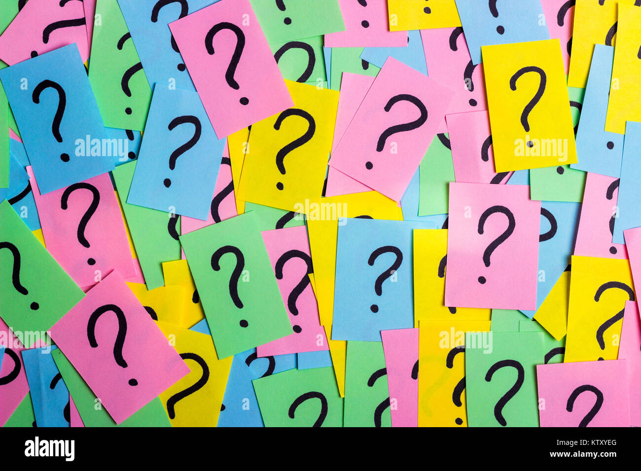 I punti di domanda scritta biglietti promemoria Foto Stock