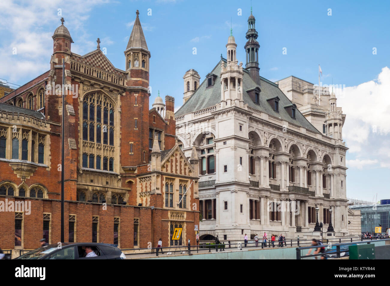Edifici vittoriani di Sion Hall (sinistra) & 60 Victoria Embankment, ex City of London School ora JPMorgan, città di Londra, Regno Unito Foto Stock
