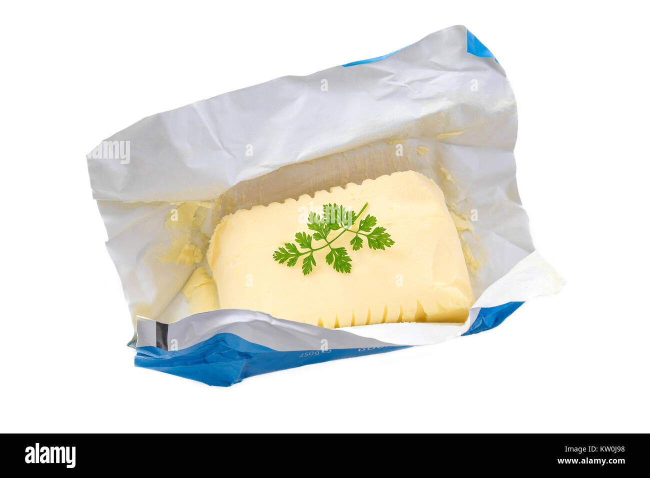 Close up di aprire il pacco di margarina o burro vegetariana su bianco backgraund. Foto Stock
