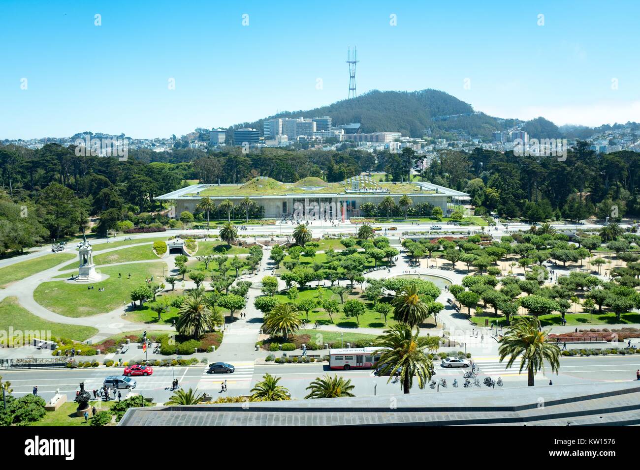 Vista aerea del Golden Gate Park e l'Accademia delle Scienze della California, inclusi musica Concourse Drive, San Francisco, California, luglio 2016. Foto Stock