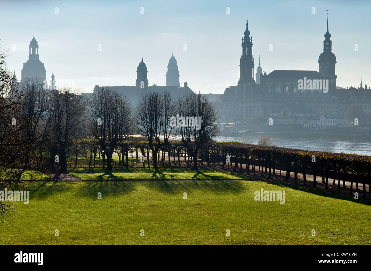 Ansicht Dresden vom Palaisgarten am Königsufer Foto Stock
