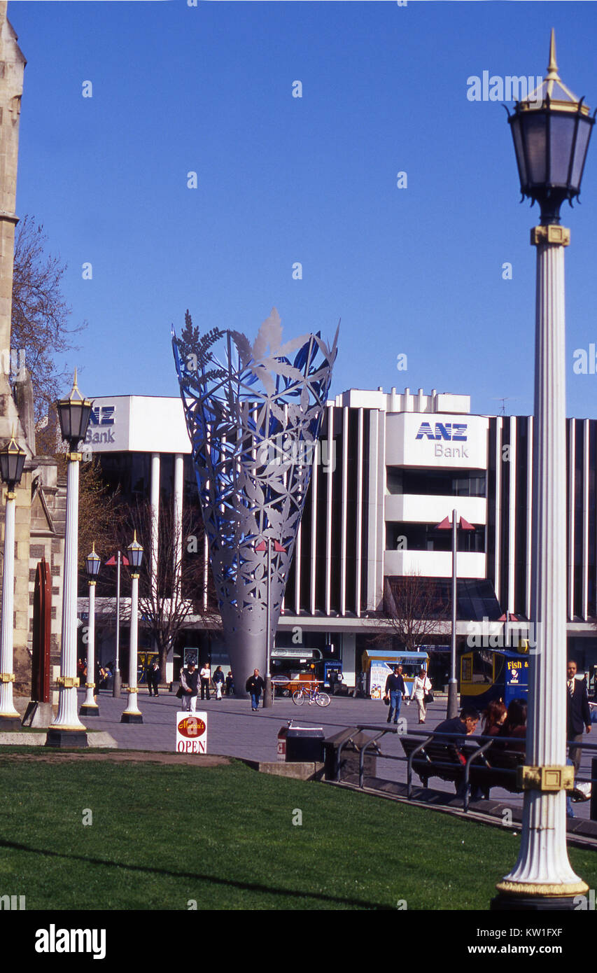 CHRISTCHURCH, Nuova Zelanda, 2008 - caratteristiche iconica della piazza della cattedrale negli anni prima del grande terremoto, - la Cattedrale Anglicana e il calice, Christchurch Nuova Zelanda circa 2008 Foto Stock