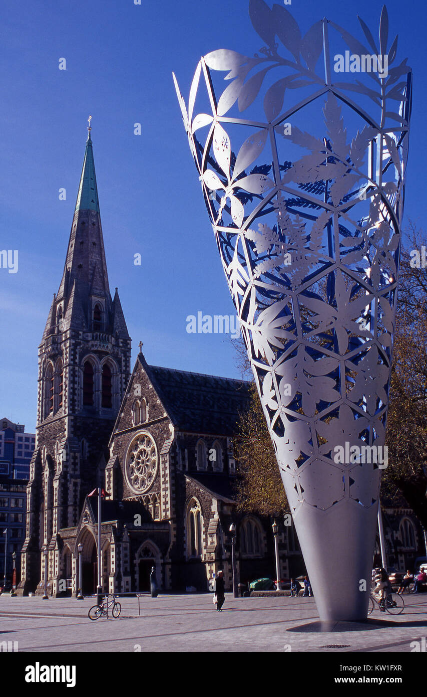 CHRISTCHURCH, Nuova Zelanda, 2008 - caratteristiche iconica della piazza della cattedrale negli anni prima del grande terremoto, - la Cattedrale Anglicana e il calice, Christchurch Nuova Zelanda circa 2008 Foto Stock