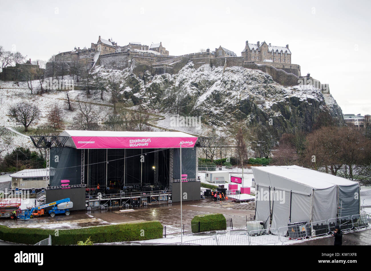 Edimburgo, Scozia - Hogmanay palco allestito sotto il Castello di Edimburgo, 31 Dicembre 2017 Foto Stock