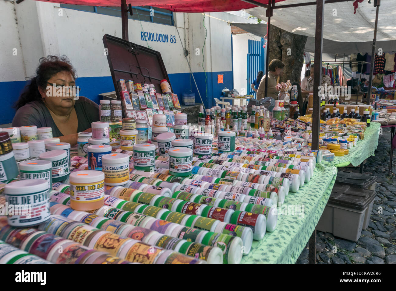 Rimedi a base di erbe, Ajijic Mercato, Ajijic, lago Chapala, Messico Foto Stock