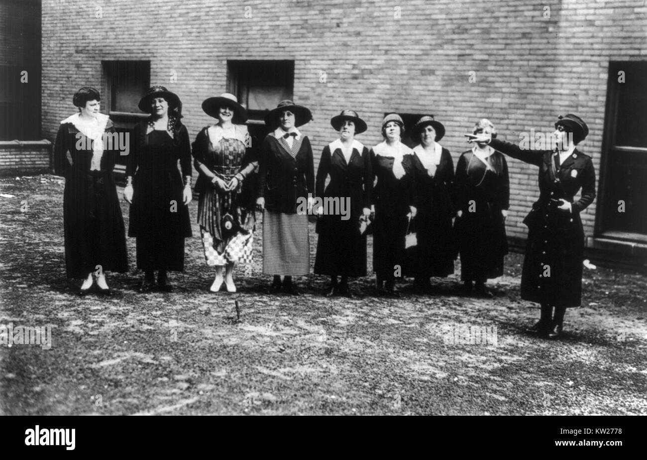 La polizia le donne - Cap. Totten Edyth e donne riserva di polizia. La città di New York. 1918 Foto Stock