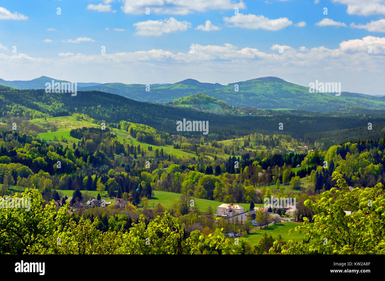 B?hmisches bassa del paese, la vista della montagna di lupo, Lusatian paese montuoso con Studenec, Cold Mountain, Böhmisches Niederland, Aussicht vom Wolf Foto Stock