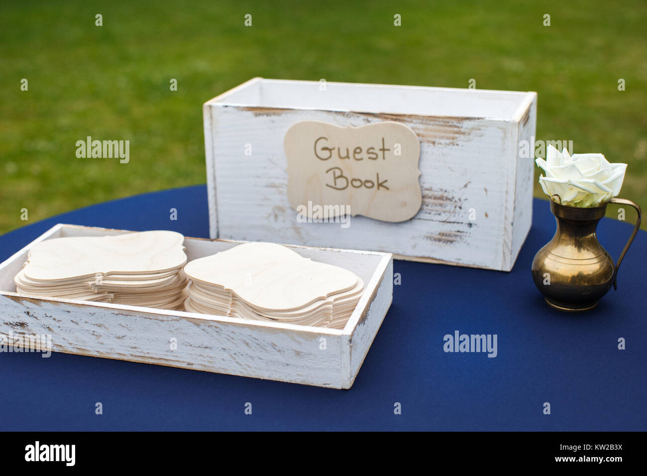 Close up di wedding guest book sul tavolo. Foto Stock