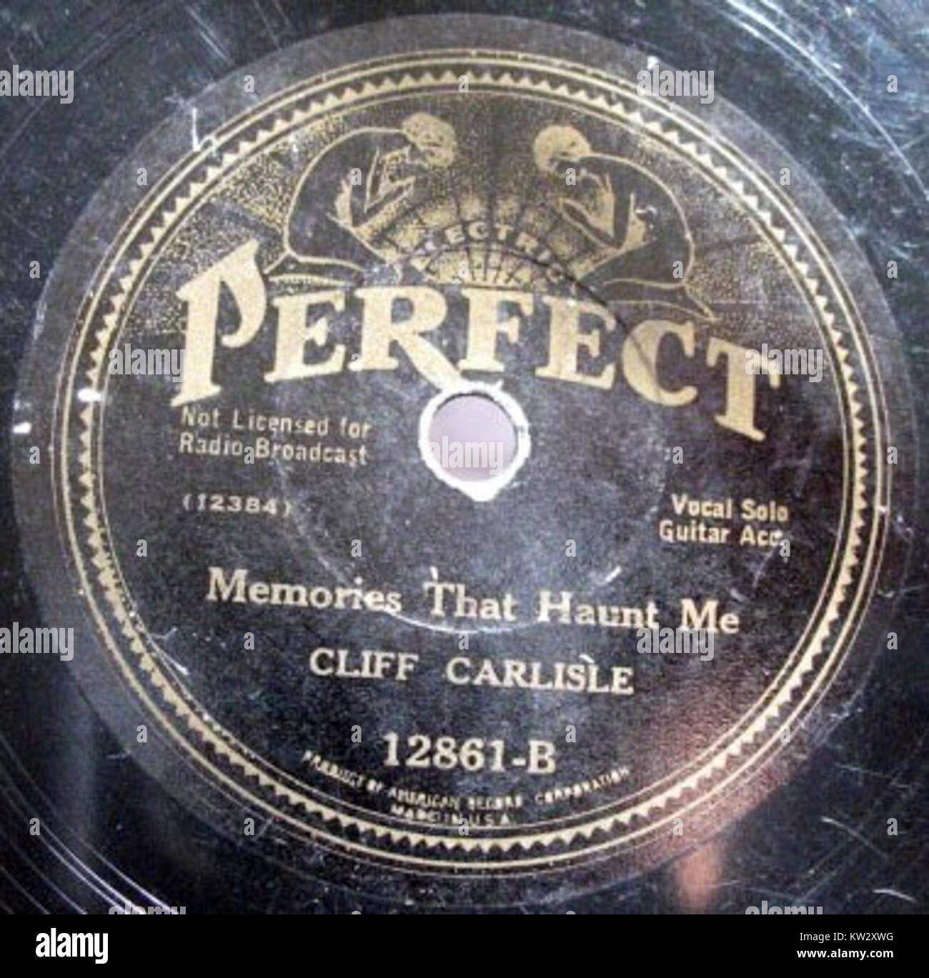 "Memories That Haunt me" è una narrazione personale che esplora gli effetti emotivi e psicologici delle esperienze passate. Approfondisce temi di riflessione, trauma e l'impatto a lungo termine degli eventi passati sullo stato mentale. Foto Stock