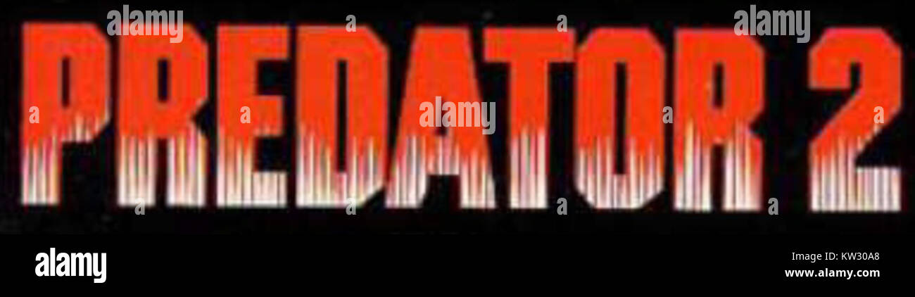 Predator 2 è un film d'azione di fantascienza pubblicato nel 1990. È un sequel del film del 1987 "Predator", che continua la storia di una letale creatura aliena che perseguita gli umani. Il film esplora temi di sopravvivenza, guerra e vita extraterrestre. Foto Stock