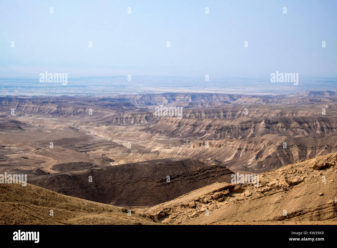 Le montagne del deserto del Negev gradualmente trasformando in deserto Arava (Israele) Foto Stock